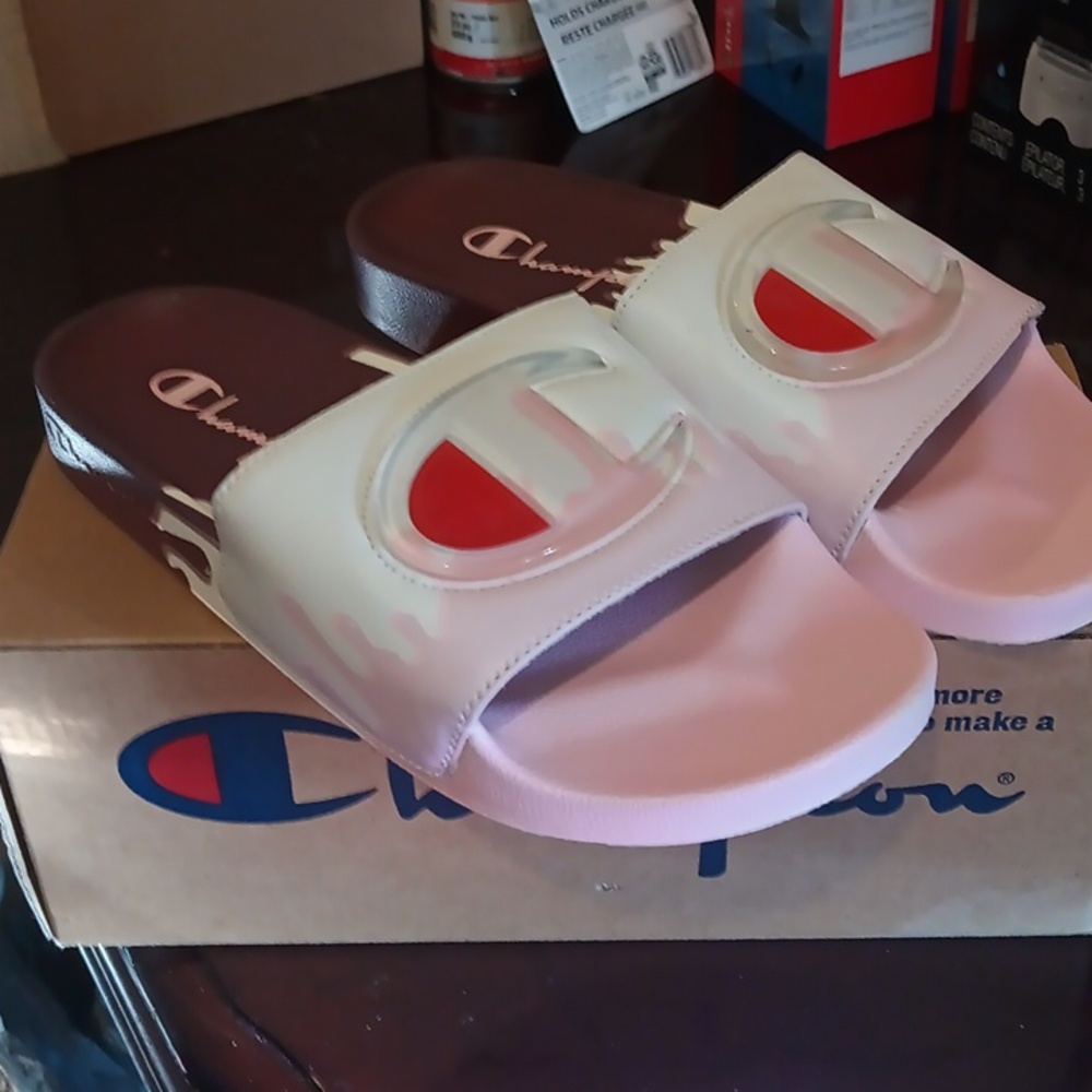 Champion slides size 6